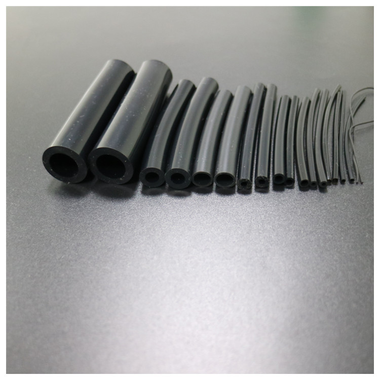 傳輸溶劑怕靜電起火？嶸牌導靜電硅膠軟管，化工/粉體輸送安全優(yōu)選！